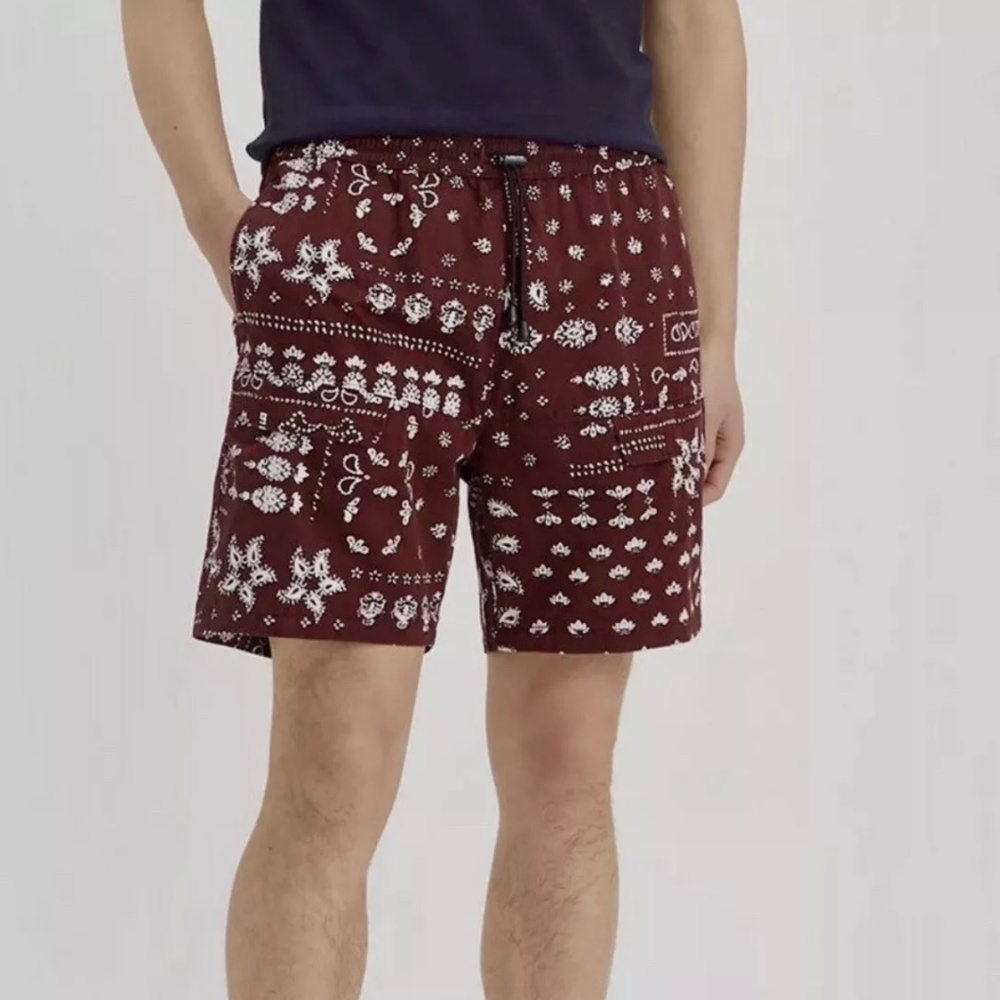 Levi’s Short Size S Men’s Trail Cargo Hits At The Knee Red Floral New